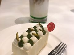 柚子开心果慕斯-双风车咖啡馆 Twin Windmills(六道口店)