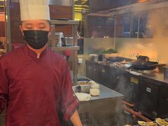 -大中华希尔顿酒店-念自助餐·嗨啤·小龙虾