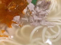 -亮亮面馆(经六路店)