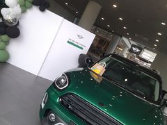 -上海宝诚中环BMW·MINI4S店