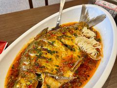 泉水浸武昌鱼-大中华酒楼·主席武昌鱼·武汉美食地标(江汉路步行街店)