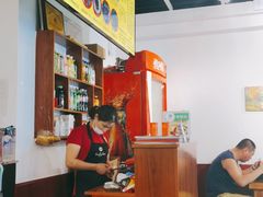 -丽虹云南过桥米线(兴工街店)