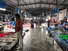 -霞涌市场海鲜摆卖区
