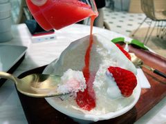 草莓冰淇淋-丹礼糖甜品