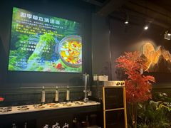 -鹿鸣山草本茶香火锅(园西路店)