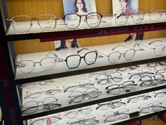 -优医视平价眼镜蔡司依视路折扣工厂店(十里堡店)
