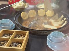 -人民公社铁锅炖·东北菜(卫国道店)