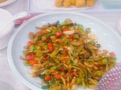 -鑫巴蜀小镇 · 水煮鱼专研店(玉桥店)