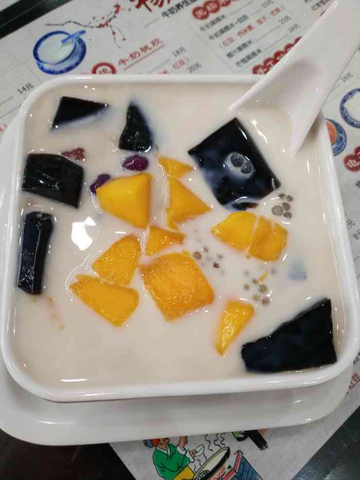 杨记牛奶养生甜品店-"推荐肠粉双皮奶芒果班戟超好吃,不知道下午.