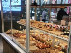 -焙丽拾光(麦凯乐直营店)