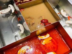 鸳鸯锅底-巴奴毛肚火锅(六天地店)