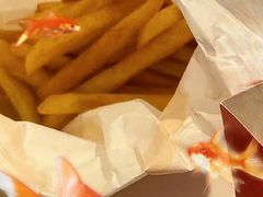-麦当劳(轻轨曹杨路店)