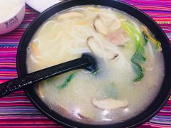 -香巴拉云南餐厅(华莱坞店)