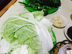 -洞庭洲·防空洞火锅·烧烤·铜锅涮肉(新百广场店)