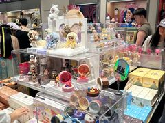 -泡泡玛特POPMART (北京超极合生汇店)