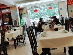 大堂-鑫巴蜀小镇 · 水煮鱼专研店(玉桥店)