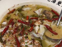 -江渔儿酸菜鱼(奥园广场金发购物中心店)