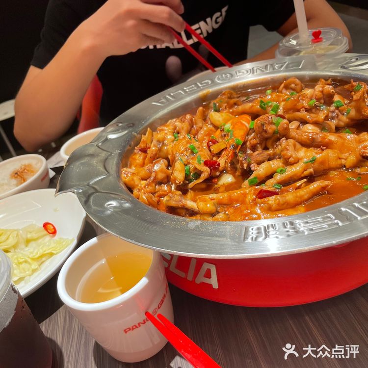 胖哥俩肉蟹煲