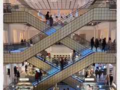 -乐蓬马歇百货公司(Rive Gauche)