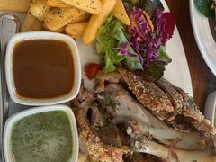 -Chom Cafe and Restaurant