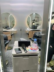-Tloml salon