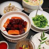 哇哦我竟然在一家饭馆里近距离看了一场川剧变脸....