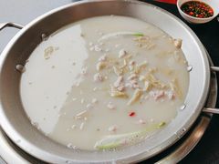 -老来福·非遗酸汤兔(凯旋路店)