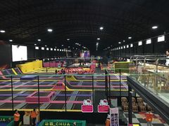 -嘿哟动霸CHUA·新潮玩运动娱乐中心·蹦床滑冰团建乐园
