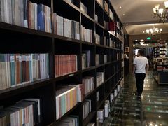 -钟书阁(松江泰晤士小镇店)