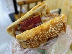 夹牛肉凉粉-小陈方酥锅盔(古城总店)