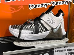 -斯普瑞斯奥特莱斯