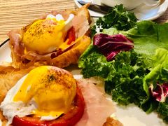 班尼迪克蛋-Common Table · Brunch & Coffee