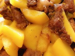 土豆烧牛肉-鹤乡东北菜(崮山路店)