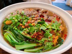 -爆炸头阿姨小四川正宗川味小吃(无任何分店)