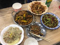 -江城燕子大排档(江汉路步行街店)