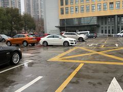 -源深体育中心-停车场