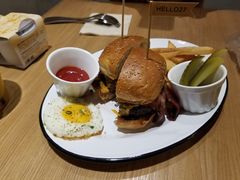 澳洲牛肉汉堡-HELLO 27 意面·沙拉·帕尼尼