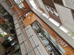 -ROAST coffee & eatery