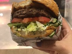 -The Habit Burger Grill 哈比特汉堡(复兴soho店)