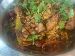 -愉肴麻辣香锅(中山路店)