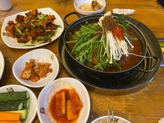 -喇喇排骨火锅·传统韩式脊骨汤(望京西园总店)