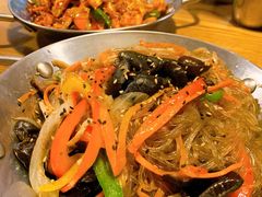 鱿鱼炒五花肉-富乐满韩国正宗炸鸡韩国料理(虹泉路店)