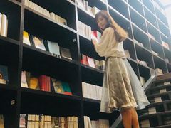 -钟书阁(松江泰晤士小镇店)