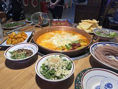 -洱火云南酸菜牛肉火锅(石景山当代商城店)