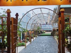 -冰冰龙虾·江湖菜·花园江景餐厅