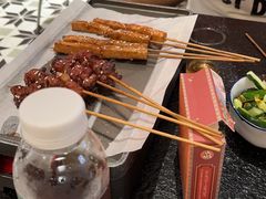 -何妹湿辣牛肉·粤式烧烤砂煲(桂雅路店)