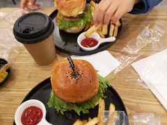 -龙治汉堡(中华城店)