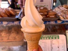 鲜奶冰淇凌-古老冰山特色冰淇淋店(艾提尕尔店)
