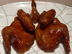 脆皮乳鸽-荣轩(新荣记环球金融中心店)