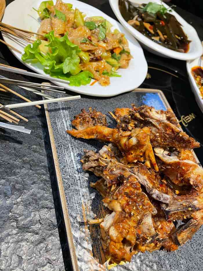 友情客串音乐烤吧-"特意去抚顺吃的,味道不错,有唱歌演节目,.